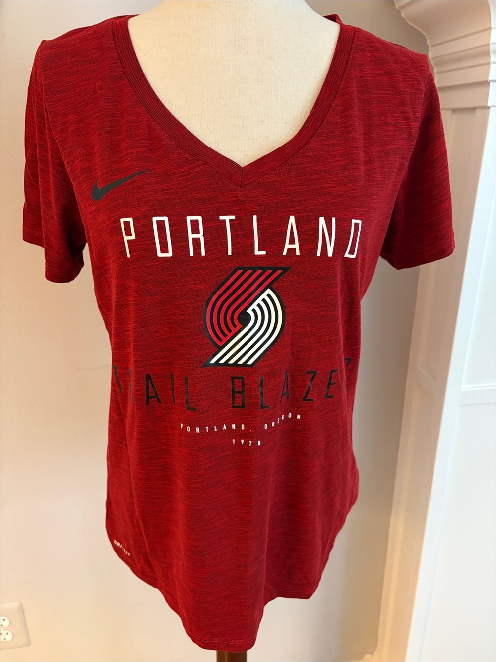 NIKE Dri-Fit Portland Trail Blazers V‑Neck Graphic Tee Size Medium